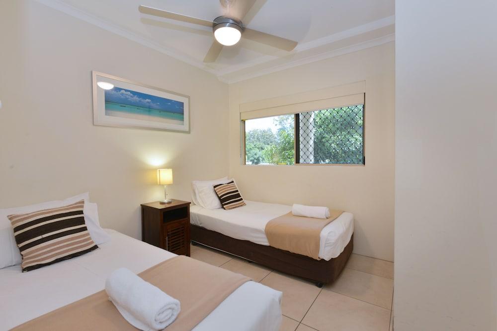 Port Douglas Sands Resort Екстер'єр фото